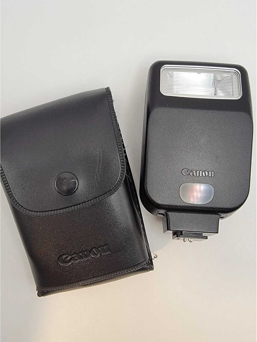 CANON Speedlight 200E Flash TESTED WORKS with Case CLEAN Battery Compartment